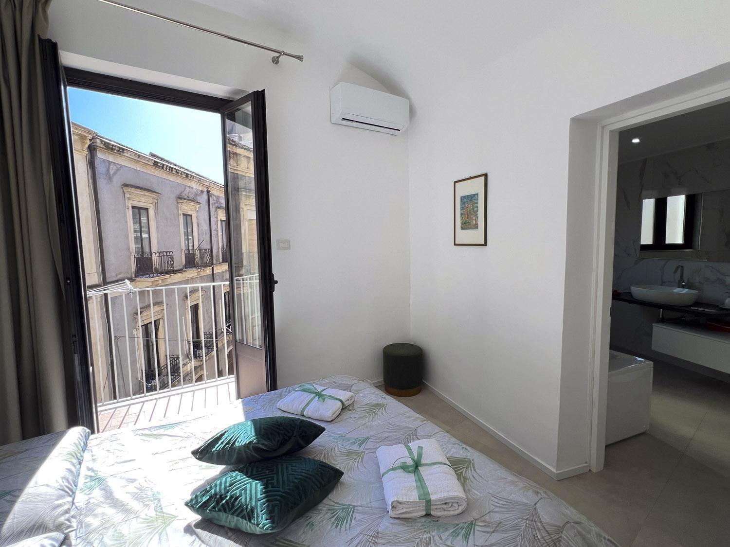 Martiry Suite Apartment Катания Экстерьер фото