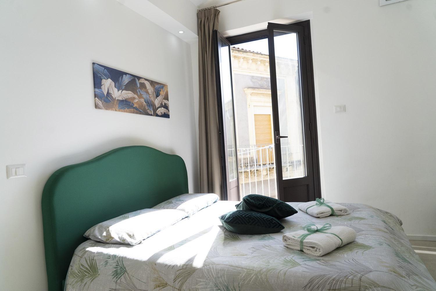 Martiry Suite Apartment Катания Экстерьер фото