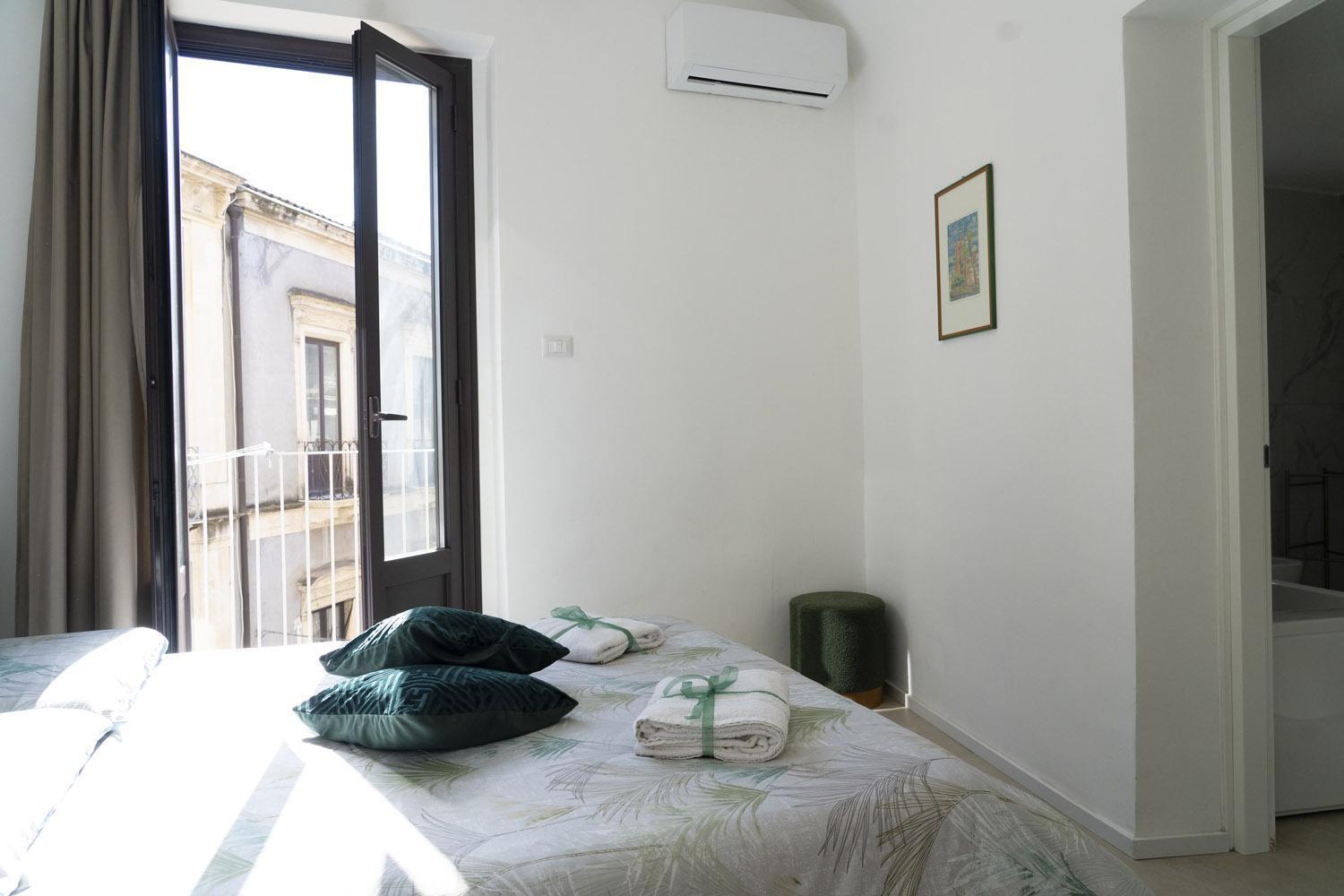 Martiry Suite Apartment Катания Экстерьер фото